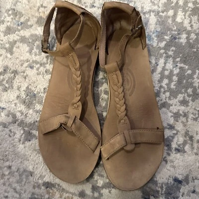 Rainbow 8 Brown Leather Sandals Calafia Braided T-Strap Shoes Women’s - Image 1 of 4