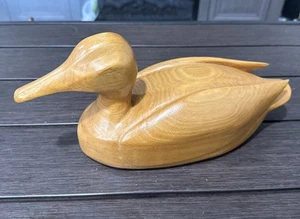 Esca anatra vintage in legno marrone intagliato a mano - Foto 1 di 6