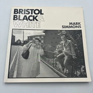 Mark Simmons Bristol in Black and White Paperback Book 2008 Photography - Imagen 1 de 24
