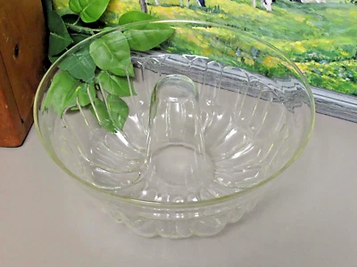 Molde Bundt de gelatina de vidrio Foto 1 de 4