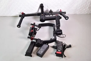 DJI RONIN M R-6 Stabilizzatore cardanico portatile a 3 assi - Foto 1 di 17