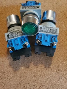 IDEC AOLFW29920-G-24V Green Push Button Control Unit (lot of 3) - Picture 1 of 2