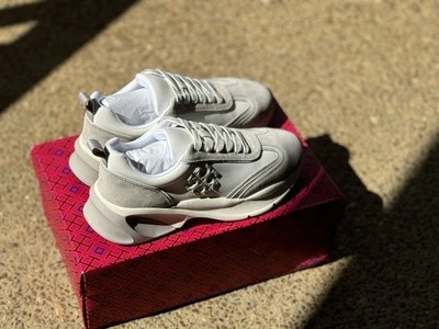 Entrenador Tory Burch Foto 1 de 4