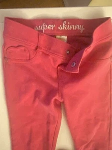 Girls Pink Pants ( Size 5) Pre-own ( Only Worn A Few Times, Skinny Pants) - Picture 1 of 4