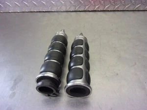 938 B KAWASAKI VULCAN NOMAD VN 1500 EFI 2002 OEM HANDLEBAR HAND GRIPS - Picture 1 of 12