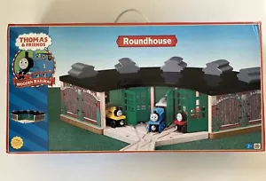 2004 Learning Curve Thomas & Friends Wooden Railway Roundhouse LC99320 NEW! - Picture 1 of 5