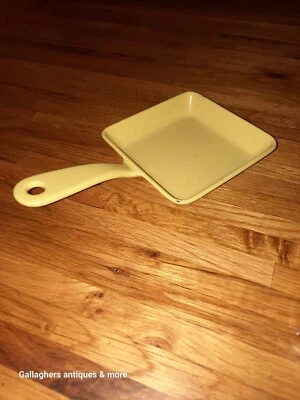 Vintage Prizer Pws1 Ware Cast Iron Enamel Square Egg Skillet Yellow   4 3/4" - Image 1 of 4