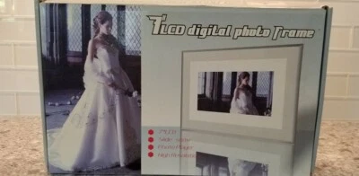 7 LCD digital photo frame with USB and Adapter - Image 1 of 3