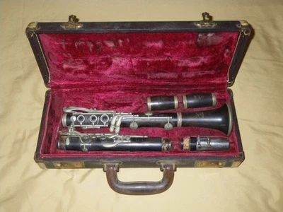 CLARINETE SOPRANO VINTAGE PENZEL MUUELLER MADERA BRILLANTE BB -2 BARRILES - SIN GRIETAS Foto 1 de 4