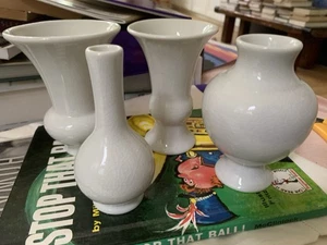 4 Vintage Ceramic Bud Vases White Miniature Williamsburg Global Views - Picture 1 of 7
