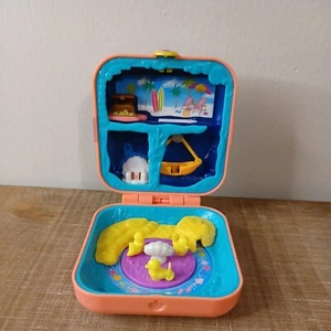 Polly Pocket 2018 Polly's Hidden Hideout Mermaids Cove Compact - Picture 1 of 6