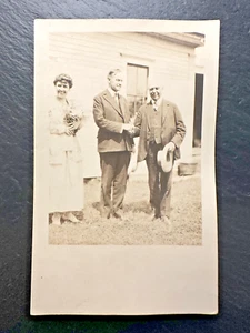 US PRESIDENT & MRS COOLIDGE WITH OTHER MAN (PAPÀ?) RPPC FOTO CARTOLINA HH69 - Foto 1 di 7