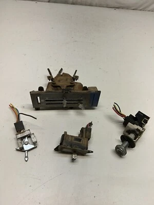 1982 82 CHEVROLET GMC TRUCK C10 K10 K20 K30 LOT Temperature Gauge Switch Light - Image 1 of 4