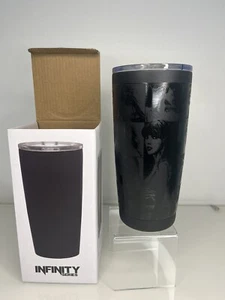 Vaso aislante de acero inoxidable con tapa Taylor Swift Eras Tour EN MANO NUEVO EN CAJA - Imagen 1 de 6