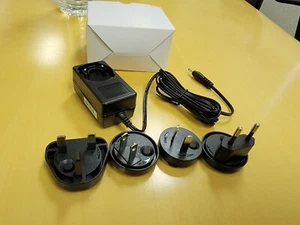 Powertron AC/DC Adapter 2.1mm 100-240V 5V 2.6A 13W International US/AU/EU Plugs - Picture 1 of 4