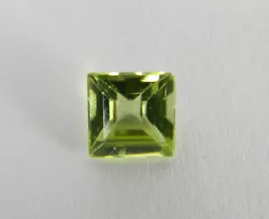 .555 Carats Natural Green Arizona Peridot Faceted Gemstone Square PRT90 - Picture 1 of 2