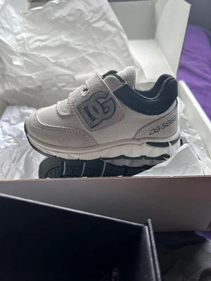 Кроссовки dolce gabbana для малышей 4C! ПОЖАЛУЙСТА, ПРОЧИТАЙТЕ ОПИСАНИЕ! - Изображение 1 из 4