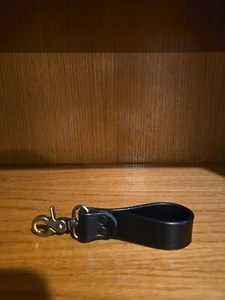 Strapazierfähiger schwarzer Leder Gürtelschlaufe Schlüsselanhänger Messing Karabinerhaken - Bild 1 von 2