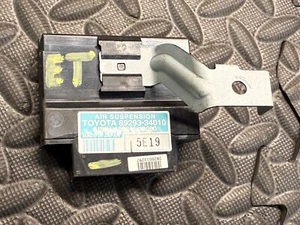 Computadora módulo de control de suspensión neumática Toyota Sequoia 2001-2007 OEM 89293-34010 - Imagen 1 de 5