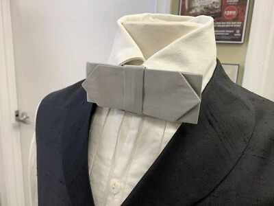 Siglo XIX - Corbata/Corbata de algodón gris estilo victoriano para hombre, con hebilla, NUEVA Foto 1 de 4
