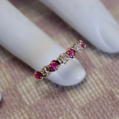 NUEVO ANILLO BANDA ORO AMARILLO DE DIEZ QUILATES RUBÍ NATURAL EXTRAÍDO Y DIAMANTES (talla 6,5) Foto 1 de 4