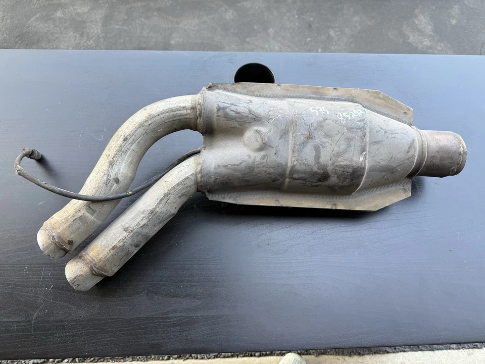 BMW E28 1985 535I E24 635CSI silenciador sistema de escape OEM Foto 1 de 4