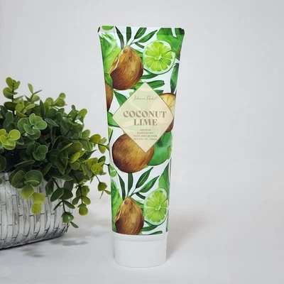Loción para manos perfumada con lima de coco con manteca de karité de Johnson Parker 8 fl oz Foto 1 de 2