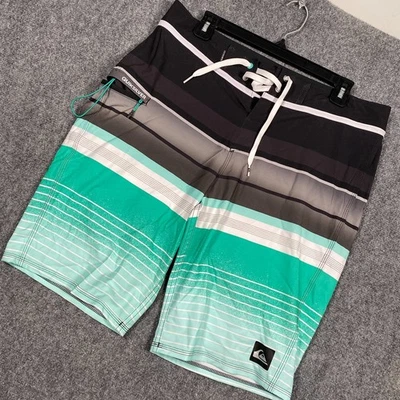 Pantalones Cortos de Tabla Quicksilver Talla 32 Para Hombres Azul Rayas Elastizados Cordón Nadar Playa Foto 1 de 4