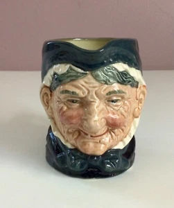 "Jarra de colección Royal Doulton GRANNY personaje Toby sonrisa de un diente 3-1/4"" Inglaterra como nueva" - Imagen 1 de 12