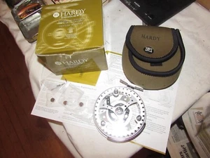 Carrete de pesca A1 resistente alnwick conquest 4,5" alfiler central en caja etc. - Imagen 1 de 19