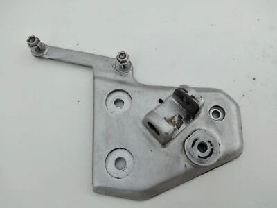 Suporte para Footpeg dianteiro esquerdo Triumph Tiger 1050 2006 2012 T2080718 - Imagem 1 de 4