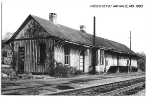 Postal de Nathalie, VA Virginia RPPC, Norfolk and Western Railroad Depot - Imagen 1 de 2