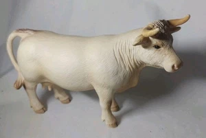 Schleich CHAROLAIS COW White Cream Dairy Farm Figure 2005 Retired 13610 - Picture 1 of 5