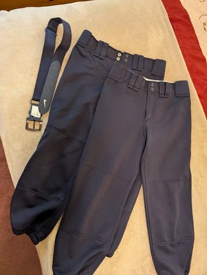 Lote de Pantalones de Softbol Mizuno Mujer (2 Pares, Talla Pequeña) con Nike Ajustable... Foto 1 de 4