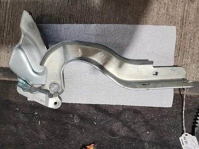 2013-19 Nissan Sentra Right Hood Hinge - Image 1 of 2