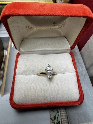 Elegant 14k yellow Gold 1.51 carat Marquise diamond engagement ring Yellow Gold - Image 1 of 4