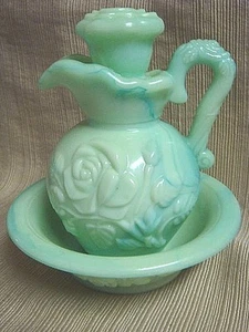 VINTAGE Avon MINIATURE GREEN SLAG GLASS PITCHER & BOWL - Picture 1 of 9