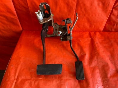 94-01 ACURA INTEGRA - MODELO TRANSMISIÓN AUTOMÁTICA - JUEGO DE PEDALES DE GAS Y FRENO OEM Foto 1 de 4