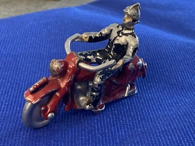 Jouet Ancien moto motard de pompier Quiralu - Photo 1/4