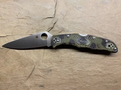 Spyderco Endura 4 Zome Green FRN Folding Knife C10ZFPGR VG-10 Plain Edge Blade - Image 1 of 4
