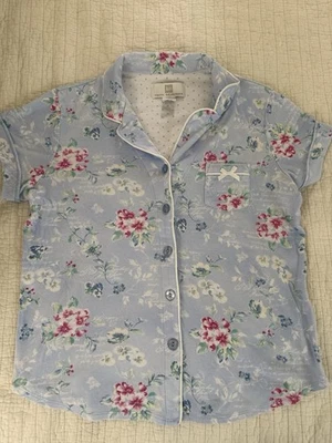 Karen Neuburger Vintage Women’s Pajama Set Size Small, Floral/blue cropped leg  - Image 1 of 4