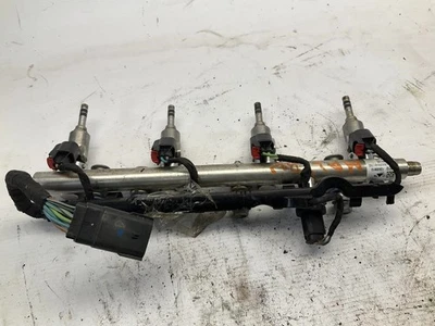 Riel inyector de combustible Chevrolet Malibu 13-15 2,5 L con inyectores de combustible Opt NU5 NT7 Q Foto 1 de 4