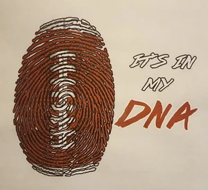 CAMISETA AMERICANA DE FÚTBOL CON HUELLAS DACTILARES IT'S IN MY DNA (IMPRESIÓN FRONTAL) - Imagen 1 de 16