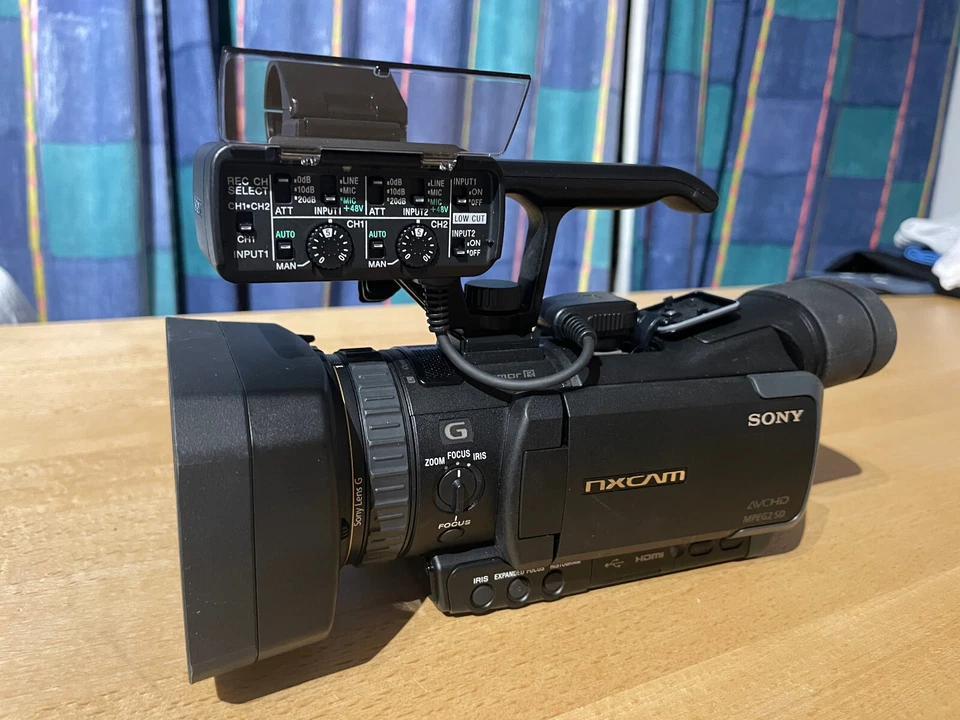 Sony Camcorder HXR-NX70E NXCAM - Bild 1 von 4