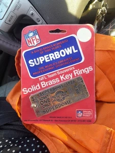 NFL Chicago Bears Helmet Brass Keychain Vintage Russ 1986 Official - Picture 1 of 3