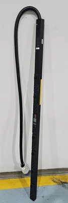 Tomacorrientes APC, AP8867 PDU para rack medida 17,2 kW 208 V 3 PH 60A (30) C13. Foto 1 de 4