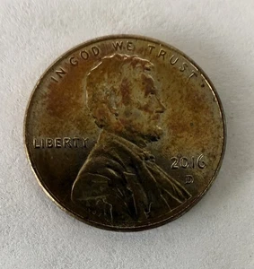 2016-D Lincoln Shield Cent Penny – Unique Natural Toning Color Pattern - Picture 1 of 2