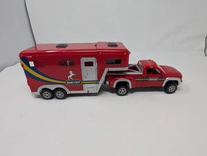 Accesorio Breyer Horse Stablemate #5310 camioneta pick-up y remolque de cuello de ganso rojo - Imagen 1 de 8