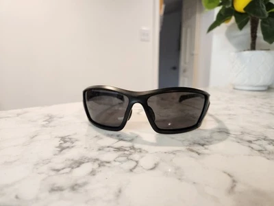 Gafas de sol Puma PU14701A GR negras polarizadas 65-15-125 Foto 1 de 4