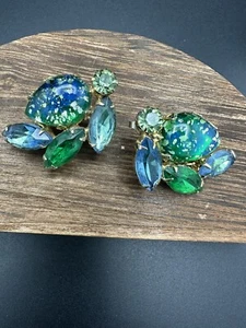 Orecchini Vintage Blu Verde Pavone Cane Prong Post - Foto 1 di 7